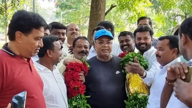 ಕೋಲಾರದಿಂದಲೇ ಸ್ಪರ್ಧಿಸುವಂತೆ ಸಿದ್ದರಾಮಯ್ಯಗೆ ಬೆಂಬಲಿಗರ ಒತ್ತಾಯ