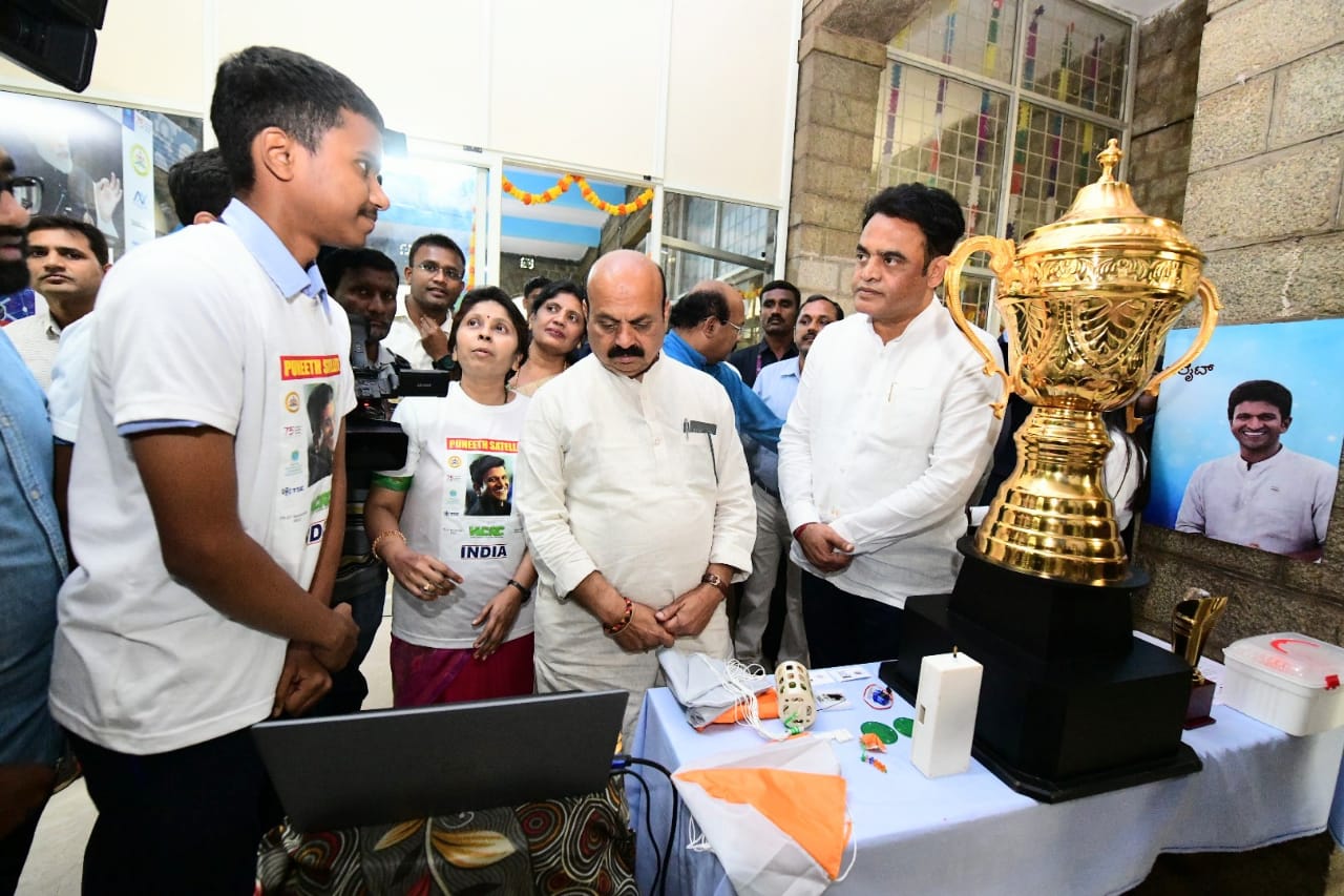 ಪುನೀತ್ ಸ್ಯಾಟಲೈಟ್ ವರ್ಕ್ ಸ್ಟೇಷನ್ ಉದ್ಘಾಟಿಸಿದ ಸಿಎಂ ಬಸವರಾಜ ಬೊಮ್ಮಾಯಿ