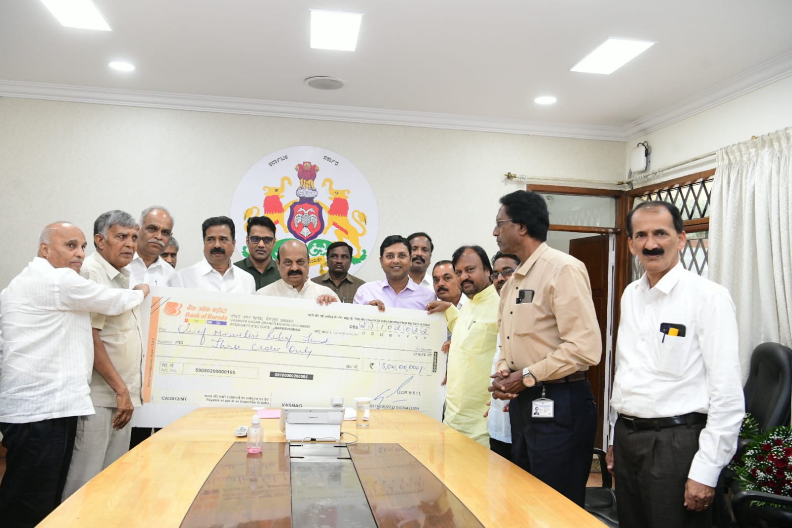 ಎಂಎಸ್‍ಐಎಲ್‍ನಿಂದ ಸಿಎಂ ಪರಿಹಾರ ನಿಧಿಗೆ 3 ಕೋಟಿ ರೂ.ದೇಣಿಗೆ