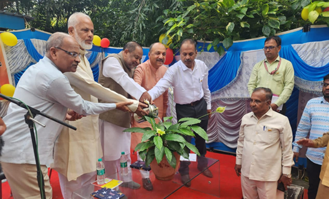 ಬೆಂಗಳೂರು: ವಕ್ಫ್ ಮಂಡಳಿ ಕಚೇರಿಯಲ್ಲಿ ಕನ್ನಡ ರಾಜ್ಯೋತ್ಸವ ಆಚರಣೆ