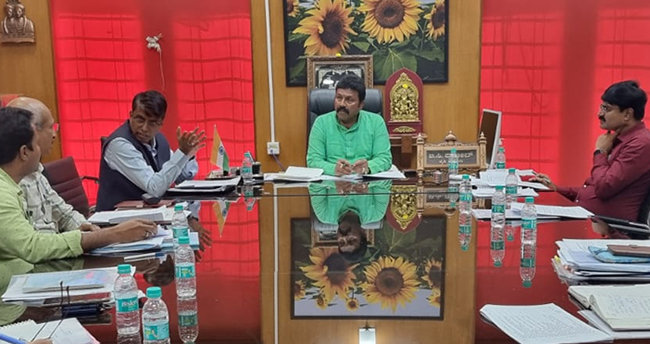 ಡಿಸೆಂಬರ್ ಅಂತ್ಯದೊಳಗೆ ಬೆಳೆ ವಿಮೆ ಪರಿಹಾರ ಇತ್ಯರ್ಥ: ಸಚಿವ ಬಿ.ಸಿ.ಪಾಟೀಲ್ ಡಿಸೆಂಬರ್ ಅಂತ್ಯದೊಳಗೆ ಬೆಳೆ ವಿಮೆ ಪರಿಹಾರ ಇತ್ಯರ್ಥ: ಸಚಿವ ಬಿ.ಸಿ.ಪಾಟೀಲ್