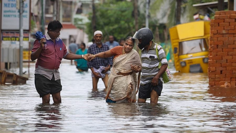 ತಮಿಳುನಾಡಿನಲ್ಲಿ ಭಾರೀ ಮಳೆ: ಚೆನ್ನೈ,ಕಾವೇರಿ ನದಿ ಮುಖಜ ಪ್ರದೇಶ ಜಲಾವೃತ