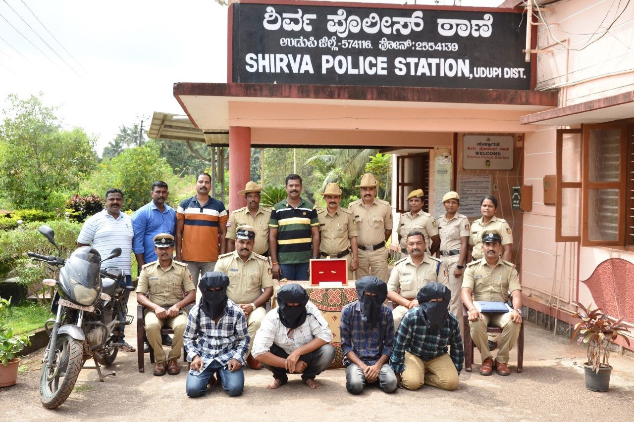 ಗ್ರಾಹಕರ ಸೋಗಿನಲ್ಲಿ ಜ್ಯುವೆಲ್ಲರಿಯಲ್ಲಿ ಕಳ್ಳತನ: ನಾಲ್ವರು ಅಂತರ್‌ ರಾಜ್ಯ ಕಳವು ಆರೋಪಿಗಳ ಬಂಧನ