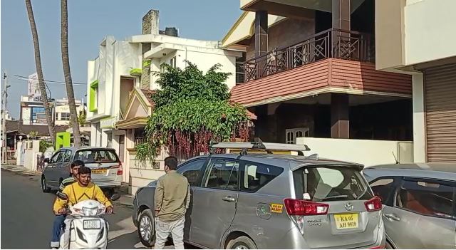ಚಿಕ್ಕಮಗಳೂರು: ಕಾಂಗ್ರೆಸ್ ನಾಯಕಿ ಗಾಯತ್ರಿ ಶಾಂತೇಗೌಡ ನಿವಾಸದ ಮೇಲೆ ಐಟಿ ದಾಳಿ