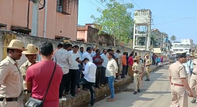 ಗಾಯತ್ರಿ ಶಾಂತೇಗೌಡರ ಅಳಿಯ, ಮೂವರು ಕೆಲಸಗಾರರ ಮನೆಗಳ ಮೇಲೂ ಐಟಿ ದಾಳಿ