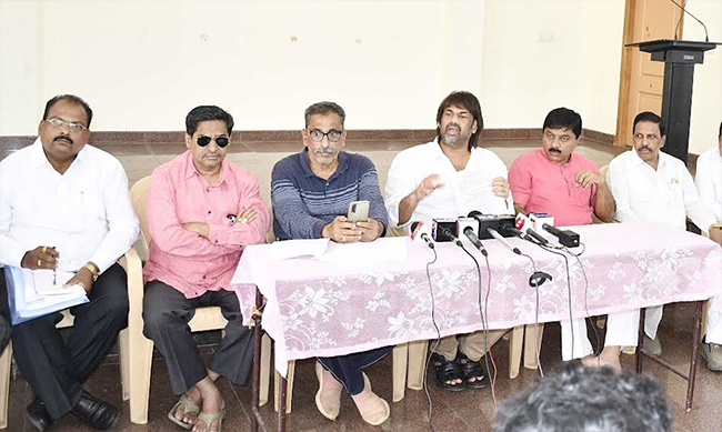 ಸರ್ಕಾರಕ್ಕೆ ಧಮ್, ತಾಕತ್ ಇದ್ರೆ ಶರಾವತಿ ಸಂತ್ರಸ್ತರಿಗೆ ಹಕ್ಕು ಪತ್ರ ನೀಡಲಿ: ಮಧು ಬಂಗಾರಪ್ಪ ವಾಗ್ದಾಳಿ