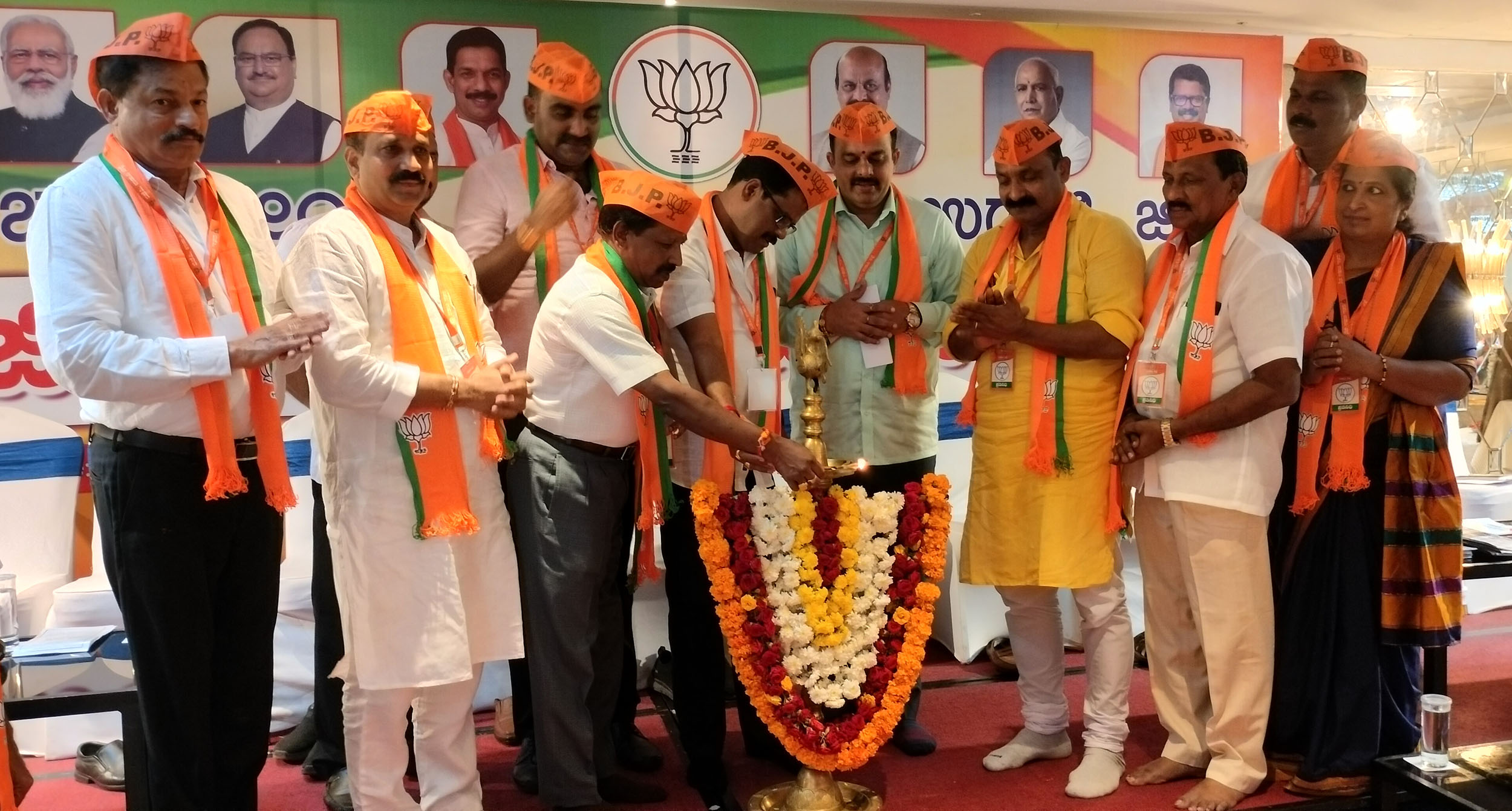 ಪಕ್ಷದ ಕಾರ್ಯಕ್ರಮವನ್ನು ಜನರಿಗೆ ಮುಟ್ಟಿಸಿ: ಸಚಿವ ಅಂಗಾರ