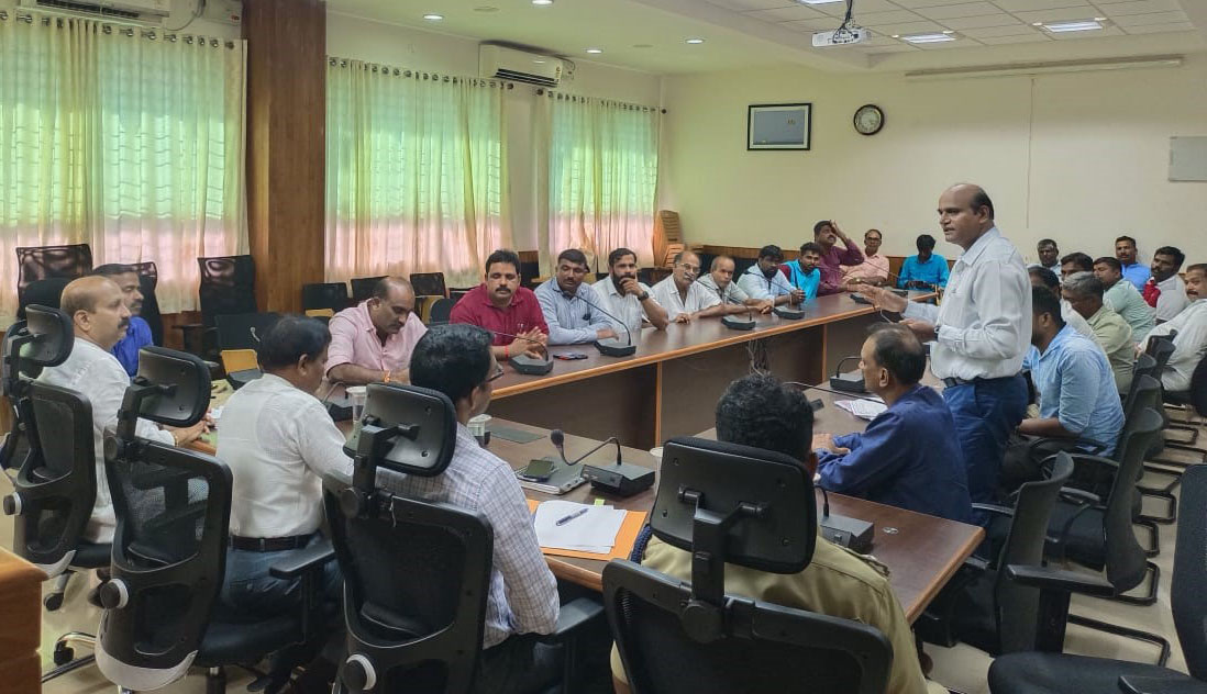 ನಾಡದೋಣಿ ಮೀನುಗಾರರಿಗೆ ಸೀಮೆಎಣ್ಣೆ; ವಾರದೊಳಗೆ ಸಭೆ: ಸಚಿವ ಅಂಗಾರ ಭರವಸೆ ನಾಡದೋಣಿ ಮೀನುಗಾರರಿಗೆ ಸೀಮೆಎಣ್ಣೆ; ವಾರದೊಳಗೆ ಸಭೆ: ಸಚಿವ ಅಂಗಾರ ಭರವಸೆ