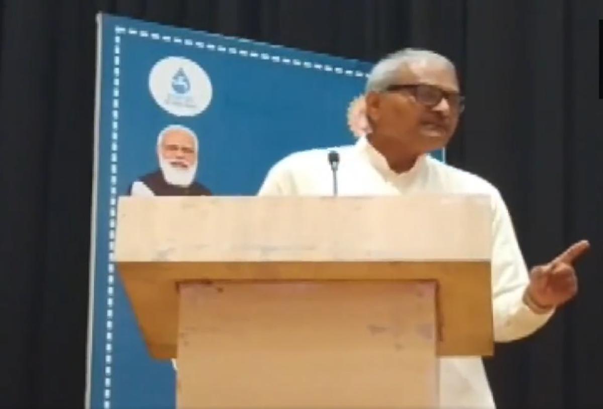 ಗುಟ್ಕಾ ತಿನ್ನಿ, ಮದ್ಯ ಸೇವಿಸಿ ಆದರೆ ನೀರನ್ನು ಉಳಿಸಿ: ಬಿಜೆಪಿ ನಾಯಕನ ವಿಚಿತ್ರ ಹೇಳಿಕೆ !