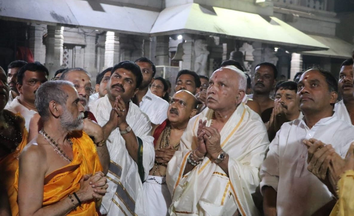 ಕೊಲ್ಲೂರು ದೇವಳಕ್ಕೆ ಯಡಿಯೂರಪ್ಪ ಭೇಟಿ