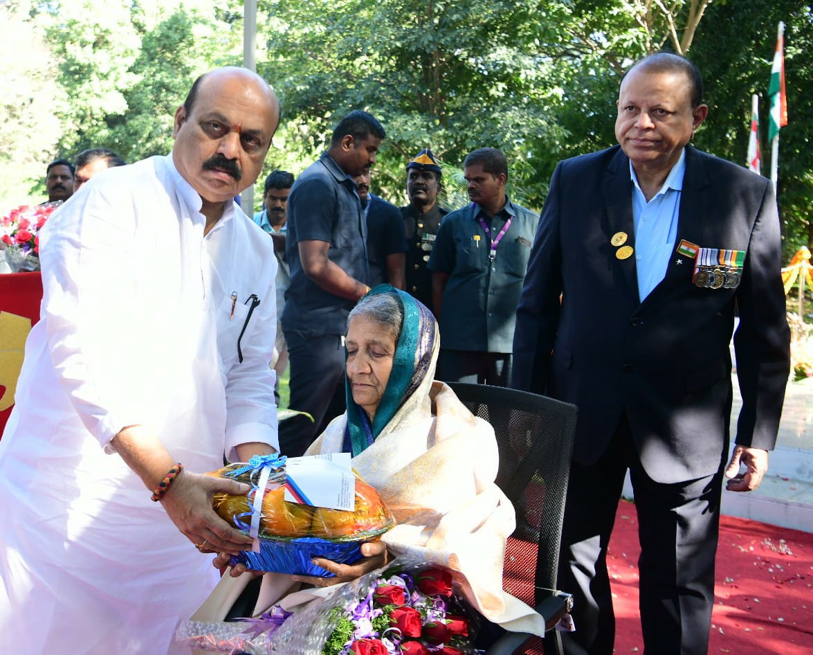 ಸೈನಿಕರ ಕುಟುಂಬದವರಿಗೆ ಅಗತ್ಯ ನೆರವು ನೀಡಲು ಸರ್ಕಾರ ಬದ್ಧ: ಬೊಮ್ಮಾಯಿ