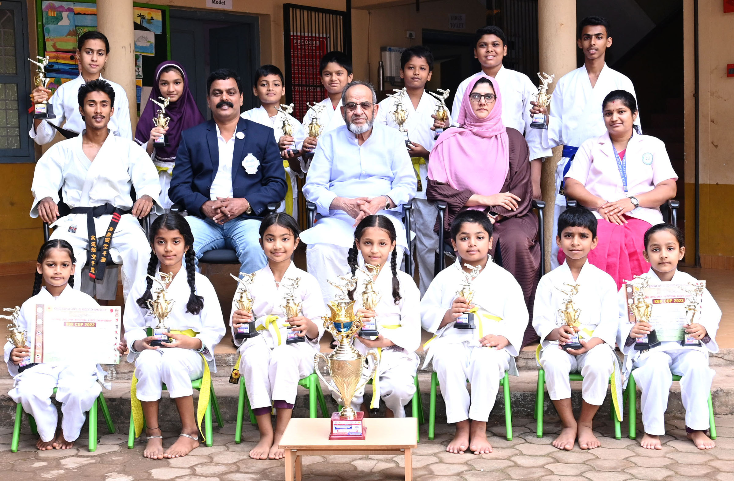 ರಾಷ್ಟ್ರಮಟ್ಟದ ಕರಾಟೆ ಸ್ಪರ್ಧೆ: ಎಂಇಟಿ ಸ್ಕೂಲ್‌ನ ವಿದ್ಯಾರ್ಥಿಗಳ ಸಾಧನೆ