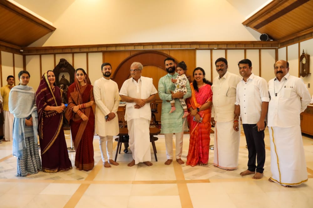 ಕುಕ್ಕೆ ಸುಬ್ರಹ್ಮಣ್ಯ, ಶ್ರೀ ಕ್ಷೇತ್ರ ಧರ್ಮಸ್ಥಳಕ್ಕೆ ಪ್ರವಾಸೋದ್ಯಮ ಸಚಿವ ಆನಂದ್ ಸಿಂಗ್ ಕುಟುಂಬ ಸಮೇತ ಭೇಟಿ