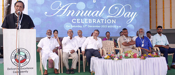 ಕುಸಿಯುತ್ತಿರುವ ಮಾನವೀಯ ಮೌಲ್ಯವನ್ನು ಮತ್ತೆ ಕಟ್ಟುವುದು ಇಂದಿನ ಅಗತ್ಯ: ನ್ಯಾ.ಸಂತೋಷ್ ಹೆಗ್ಡೆ