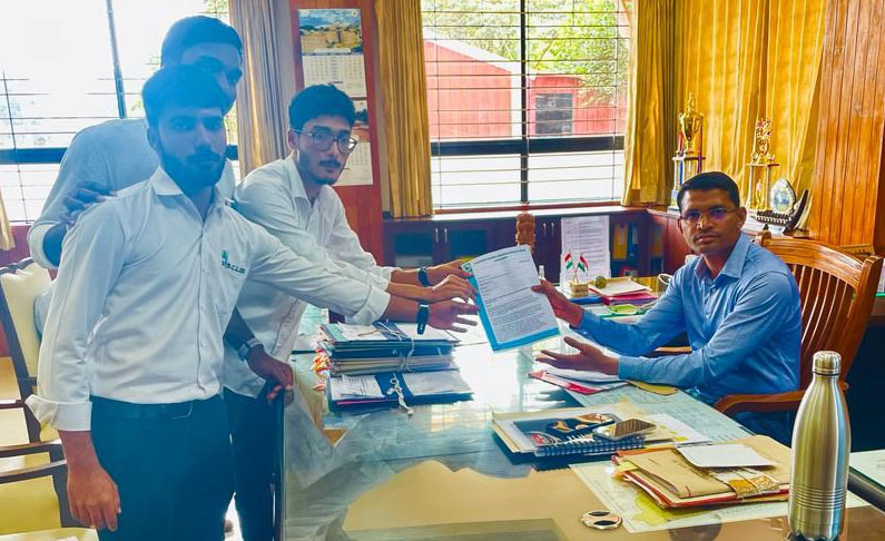 ವಿದ್ಯಾರ್ಥಿವೇತನ ರದ್ಧು: ಕೇಂದ್ರಕ್ಕೆ ಒತ್ತಡ ಹಾಕುವಂತೆ ಶಿಕ್ಷಣ ಸಚಿವರಿಗೆ ಮನವಿ