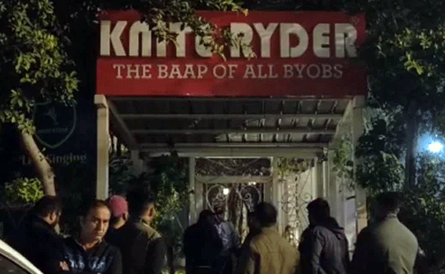 ಹುಟ್ಟುಹಬ್ಬ ಆಚರಿಸಿದ ಬಳಿಕ ಮೃತಪಟ್ಟ ಸ್ಥಿತಿಯಲ್ಲಿ ಕ್ಲಬ್ ಮಾಲಕ, ಮಹಿಳೆ ಪತ್ತೆ; ಇಬ್ಬರ ಸ್ಥಿತಿ ಚಿಂತಾಜನಕ