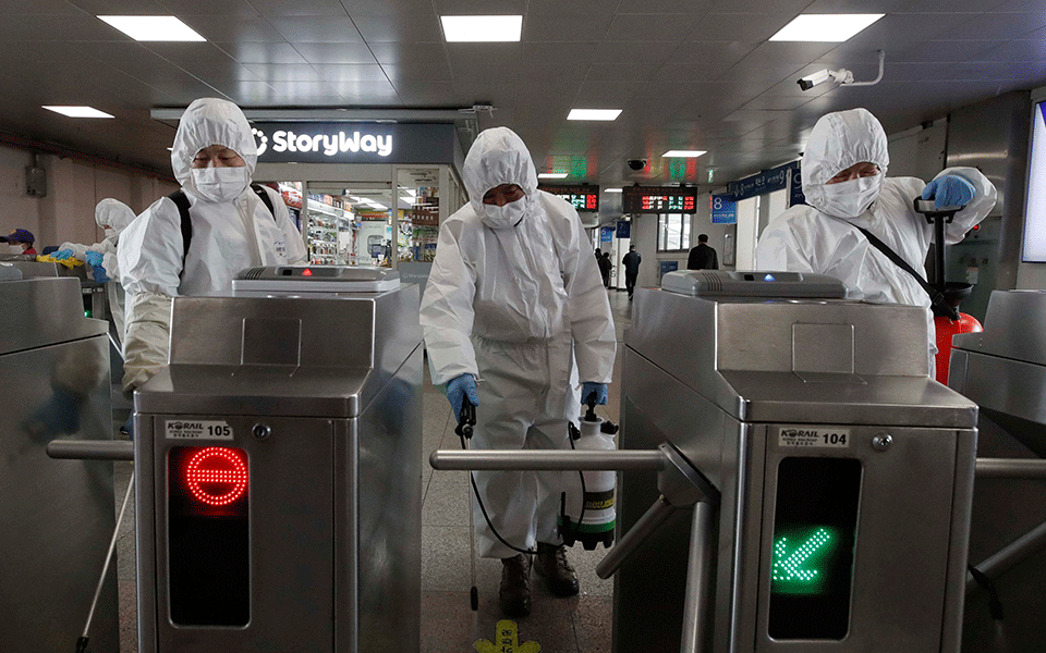 ಚೀನಾದಲ್ಲಿ ಕೋವಿಡ್ ಪ್ರಕರಣಗಳ ಏರಿಕೆ: ರೂಪಾಂತರಗಳ ಪತ್ತೆ ಹಚ್ಚುವುದನ್ನು ಹೆಚ್ಚಿಸಲು ರಾಜ್ಯಗಳಿಗೆ ಕೇಂದ್ರ ಸೂಚನೆ