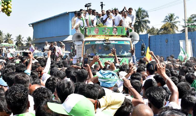 ಕೋವಿಡ್‌ ಹೆಸರಲ್ಲಿ ಪಂಚರತ್ನ ರಥಯಾತ್ರೆ ನಿಲ್ಲಿಸಲು ಕೇಶವಕೃಪಾದಲ್ಲಿ ಹುನ್ನಾರ: ಕುಮಾರಸ್ವಾಮಿ ಆರೋಪ