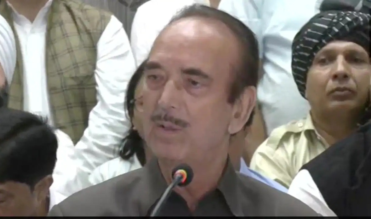 ಡಿಎಪಿಯಿಂದ ಮೂವರು ನಾಯಕರನ್ನು  ಉಚ್ಛಾಟಿಸಿದ ಗುಲಾಂ ನಬಿ ಆಝಾದ್‌