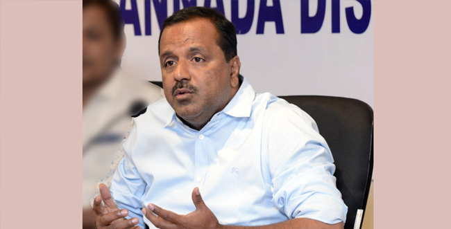 ಗೋಡ್ಸೆಯನ್ನು ಆರಾಧಿಸುವವರು ದೇಶದ್ರೋಹಿಗಳು: ಯು.ಟಿ.ಖಾದರ್