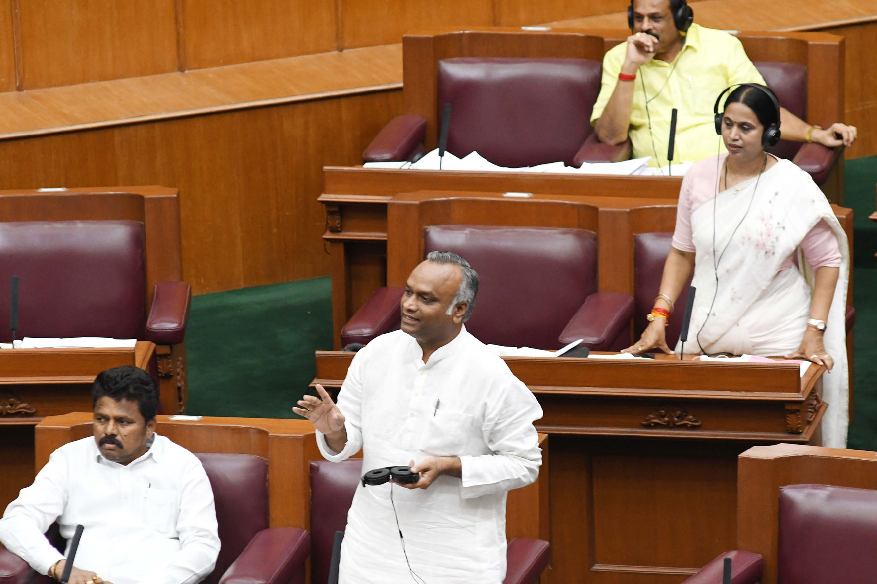 ಅಧಿವೇಶನದಲ್ಲಿ ಉತ್ತರ ಕರ್ನಾಟಕದ ಸಮಸ್ಯೆಗಳ ಕುರಿತು ಚರ್ಚೆಗೆ ಅವಕಾಶವನ್ನೇ ನೀಡದ ಸರಕಾರ: ಪ್ರಿಯಾಂಕ್ ಖರ್ಗೆ ಅಸಮಾಧಾನ