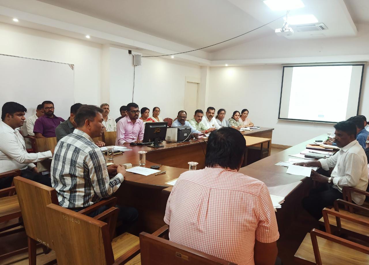 ಮಂಗಳೂರು: ಪೌರ ಕಾರ್ಮಿಕರಿಗೆ ಪ್ರತಿ ತಿಂಗಳ 5ರೊಳಗೆ ವೇತನ ಪಾವತಿಸಲು ಜಿಲ್ಲಾಧಿಕಾರಿ ಸೂಚನೆ