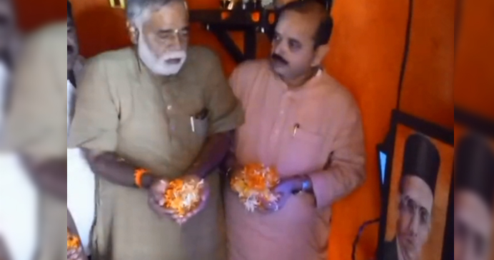 ಬೆಳಗಾವಿಯ ಹಿಂಡಲಗಾ ಜೈಲಿನಲ್ಲಿ ಸಚಿವ ನಾಗೇಶ್ ಸಮ್ಮುಖದಲ್ಲಿ ಸಾವರ್ಕರ್ ಭಾವಚಿತ್ರ ಅನಾವರಣ