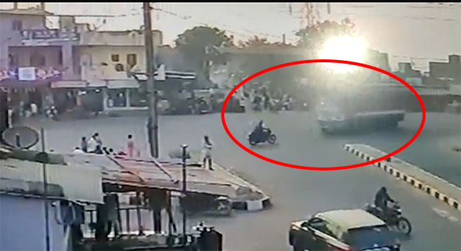 ಬಸ್ ಸ್ಟ್ಯಾಂಡ್‌ನಲ್ಲಿ ನಿಂತಿದ್ದವರಿಗೆ ಟ್ರಕ್ ಢಿಕ್ಕಿ: ಕನಿಷ್ಠ 6 ಸಾವು, 10 ಮಂದಿಗೆ ಗಾಯ