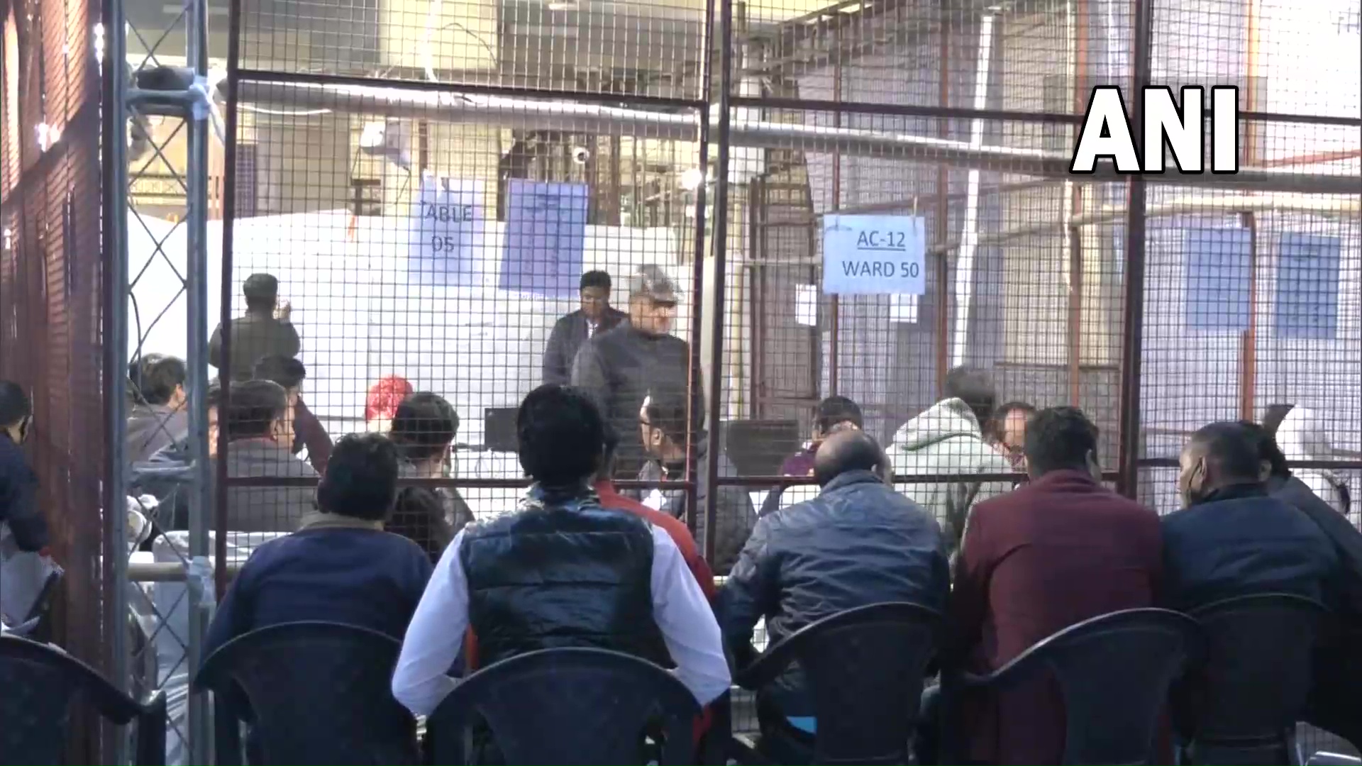 ದಿಲ್ಲಿ ಮಹಾನಗರ ಪಾಲಿಕೆ ಚುನಾವಣೆ ಮತ ಎಣಿಕೆ:  ಆಪ್ ಗೆ ಮುನ್ನಡೆ