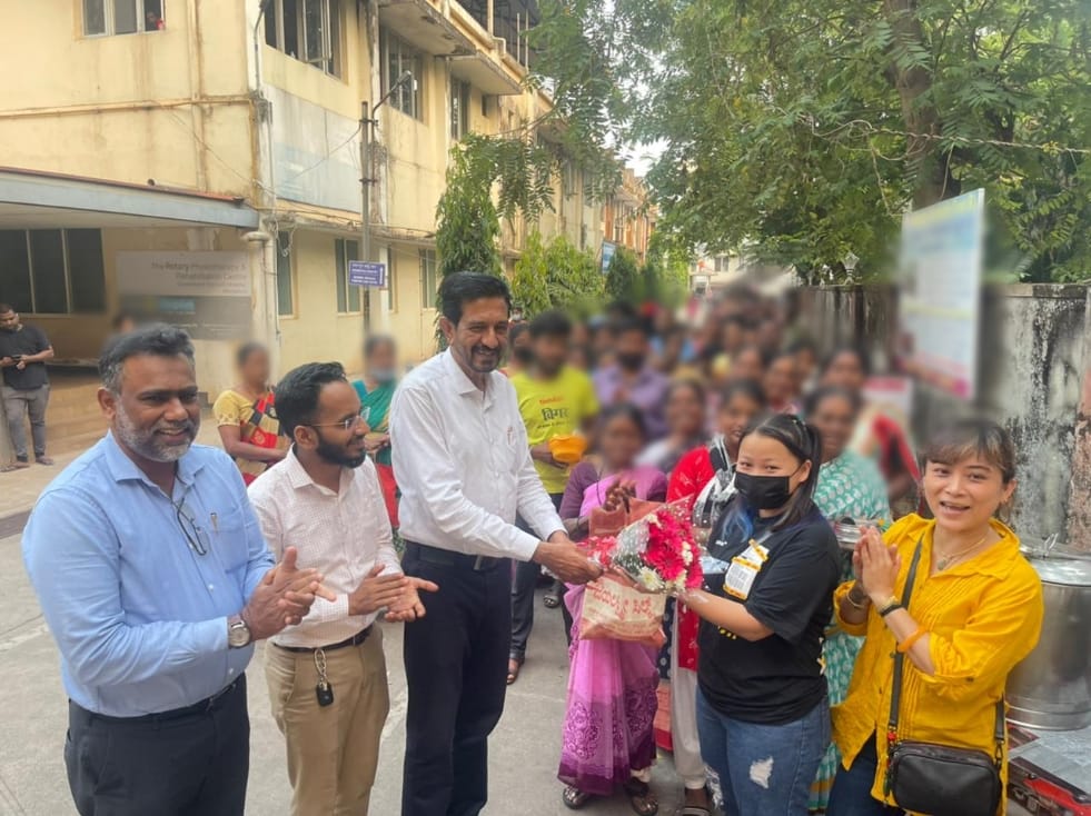 ವೆನ್ಲಾಕ್ ಆಸ್ಪತ್ರೆಯಲ್ಲಿ  ರೋಗಿಗಳ ಜೊತೆಗಾರರಿಗೆ ಬೆಡ್‌ಶೀಟ್  ವಿತರಣೆ