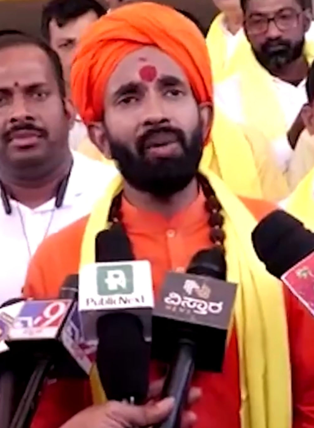 ‘ಬೊಮ್ಮಾಯಿ ಅವರಿಂದ ನಾರಾಯಣಗುರು ನಿಗಮದ ಭರವಸೆ ಮಾತ್ರ’: ಘೋಷಣೆಯಾಗಿದ್ದರೆ ಜಿಓ ತೋರಿಸಲಿ; ಪ್ರಣವಾನಂದ ಸ್ವಾಮೀಜಿ ಸವಾಲು