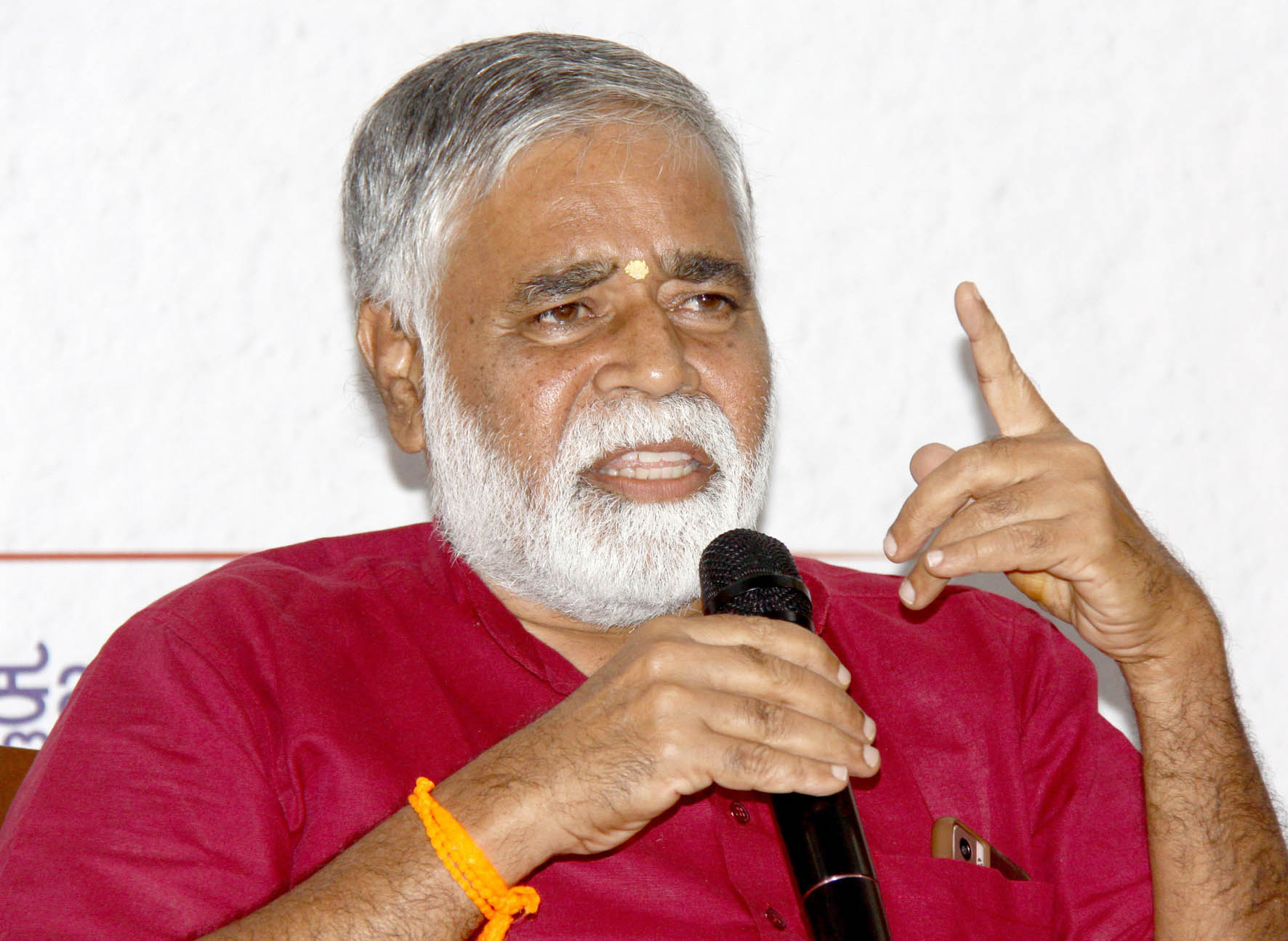 ವಿವಾದಗಳಿಗೆ ಕಾರಣರಾದ ಬಿ.ಸಿ.ನಾಗೇಶ್‍ರನ್ನು ಸಚಿವ ಸ್ಥಾನದಿಂದ ವಜಾಗೊಳಿಸಿ: ಸಾಹಿತಿಗಳಿಂದ ಒಕ್ಕೊರಲಿನ ಆಗ್ರಹ