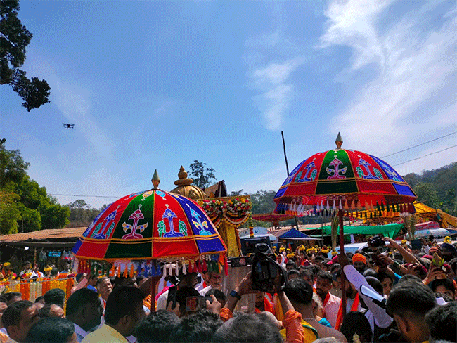 ಸಿಗಂದೂರು ಚೌಡಮ್ಮ ದೇವಿ ಜಾತ್ರೆ ಆರಂಭ: ಹರಿದು ಬಂದ ಭಕ್ತಸಾಗರ