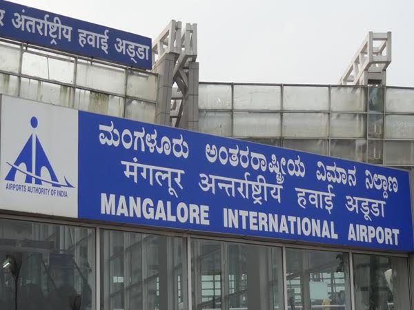 ಮಂಗಳೂರು ವಿಮಾನ ನಿಲ್ದಾಣದಲ್ಲಿ 18 ದಿನದಲ್ಲಿ 2 ಕೋಟಿ ರೂ.ಗೂ ಅಧಿಕ ಮೌಲ್ಯದ ಚಿನ್ನ ವಶ ಮಂಗಳೂರು ವಿಮಾನ ನಿಲ್ದಾಣದಲ್ಲಿ 18 ದಿನದಲ್ಲಿ 2 ಕೋಟಿ ರೂ.ಗೂ ಅಧಿಕ ಮೌಲ್ಯದ ಚಿನ್ನ ವಶ