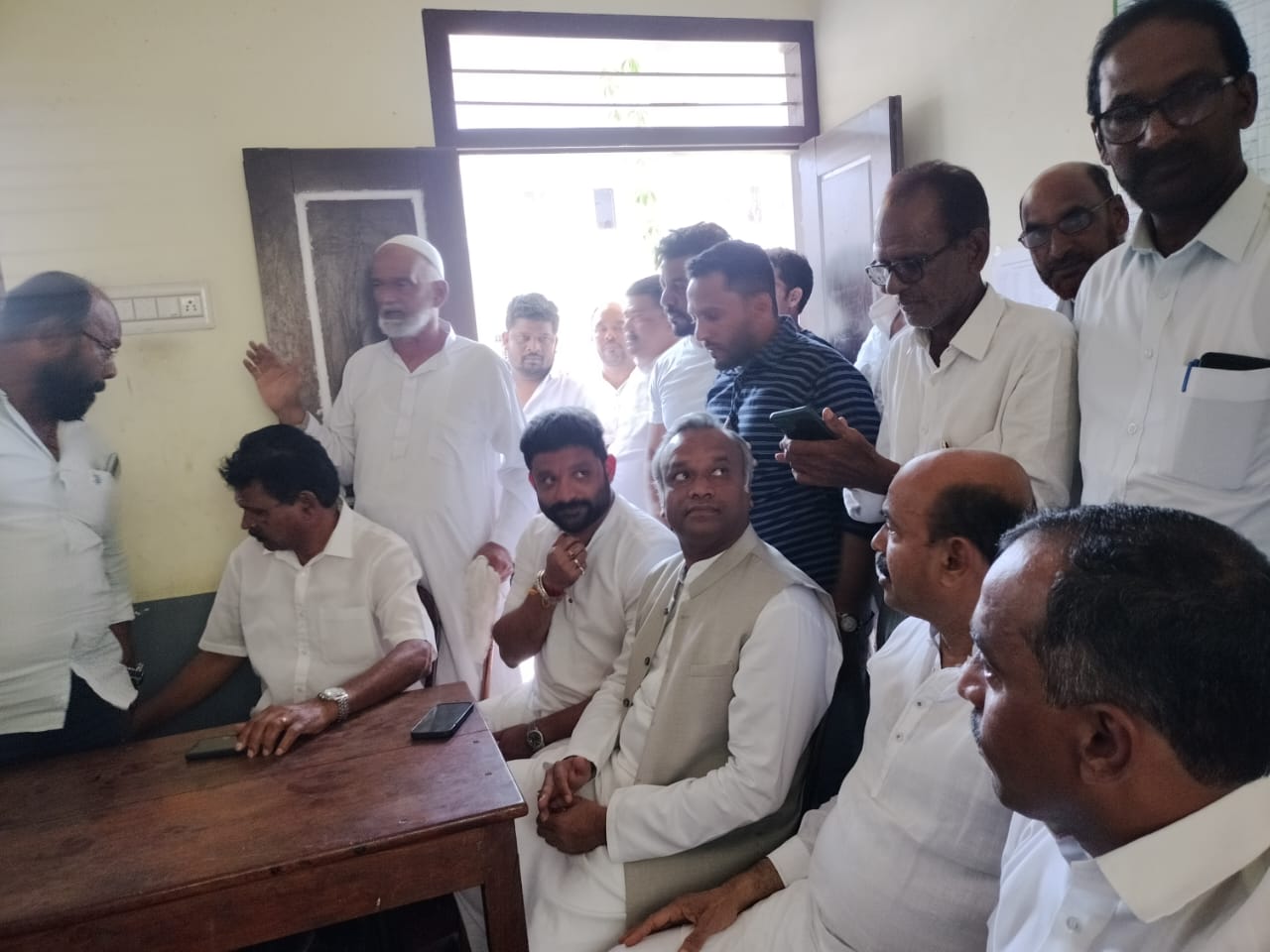 ಮುಕ್ಕ ಅಂಜುಮಾನ್ ಶಾಲೆಗೆ ಪ್ರಿಯಾಂಕ್ ಖರ್ಗೆ ಭೇಟಿ