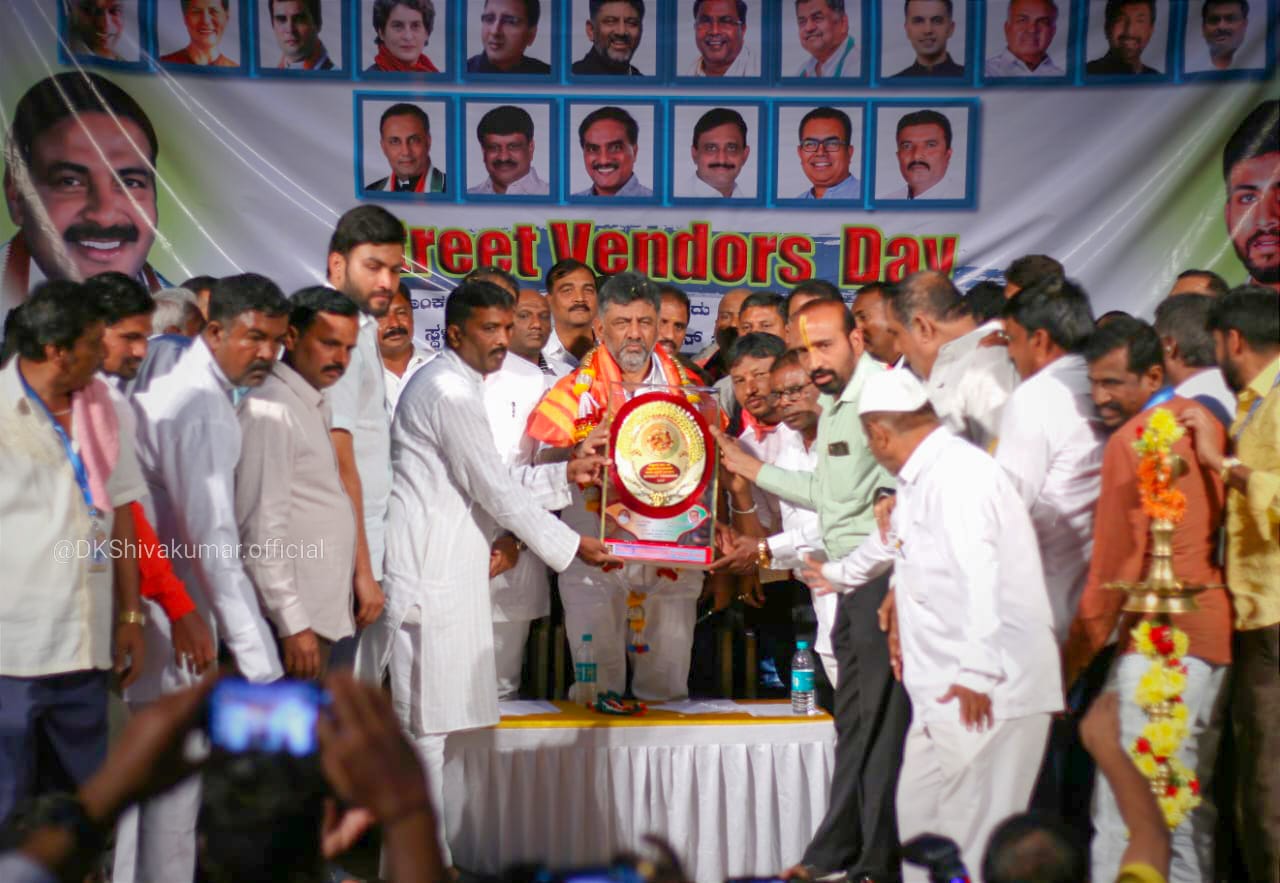 ಬೀದಿ ಬದಿ ವ್ಯಾಪಾರಿಗಳ ಅಭಿವೃದ್ಧಿ ನಿಗಮ ಸ್ಥಾಪನೆ: ಡಿ.ಕೆ.ಶಿವಕುಮಾರ್ ಭರವಸೆ