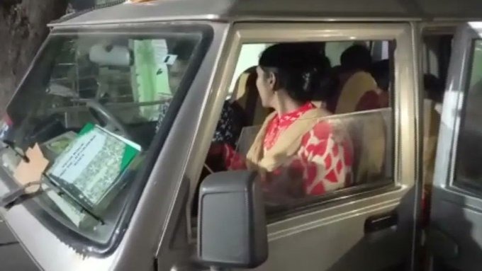 ಒಡಿಶಾ: ವೈದ್ಯಕೀಯ ಪರೀಕ್ಷೆಗಾಗಿ 12 ಗಂಟೆ ಪೊಲೀಸ್ ವ್ಯಾನ್ ನಲ್ಲಿ ಕಾದ ಅತ್ಯಾಚಾರ ಸಂತ್ರಸ್ತೆ