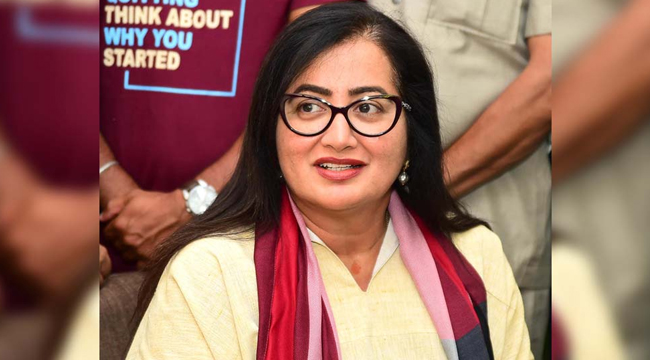 ಎಲ್ಲರೂ ವಿಧಾನಸಭೆ ಚುನಾವಣೆಗೆ ನಿಲ್ಲುವಂತೆ ಕೇಳುತ್ತಿದ್ದಾರೆ: ಸಂಸದೆ ಸುಮಲತಾ