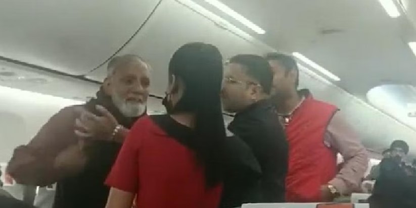 ವಿಮಾನ ಸಿಬ್ಬಂದಿ ಜತೆ ಅನುಚಿತ ವರ್ತನೆ ಆರೋಪ: ಪ್ರಯಾಣಿಕನನ್ನುಕೆಳಗಿಳಿಸಿದ ಸ್ಪೈಸ್‌ಜೆಟ್