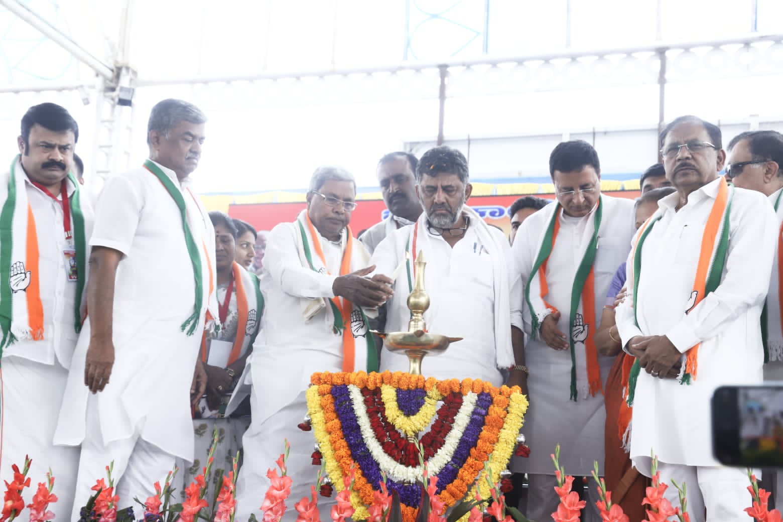 ನಾವು ಜೆಡಿಎಸ್ ಪಕ್ಷದ ಮನೆ ಬಾಗಿಲಿಗೆ ಹೋಗಿದ್ದು ಎಚ್ ಡಿಕೆ ದಕ್ಷ ಆಡಳಿತಗಾರರು ಎಂದಲ್ಲ: ಸಿದ್ದರಾಮಯ್ಯ