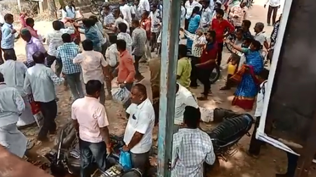 ಮದ್ದೂರು: ತಾಲೂಕು ಕಚೇರಿಯಲ್ಲೇ ವ್ಯಕ್ತಿಗೆ ಮಾರಣಾಂತಿಕ ಹಲ್ಲೆ