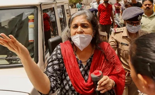 7 ವರ್ಷಗಳ ಜಾಮೀನು  ಬಿಡುಗಡೆಯಲ್ಲಿರುವ ತೀಸ್ತಾ ದಂಪತಿಗೆ ಮತ್ತೆ ಕಸ್ಟಡಿ ಯಾಕೆ?