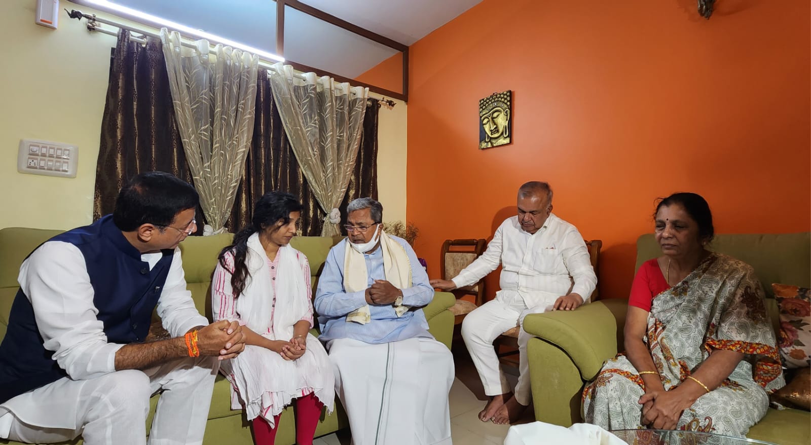 ಬಿಜೆಪಿ ನಾಯಕರ ಹಣದಾಸೆಗೆ ಇನ್ನೆಷ್ಟು ಅಮಾಯಕ ಜೀವಗಳು ಬಲಿಯಾಗಬೇಕು?: ಸಿದ್ದರಾಮಯ್ಯ