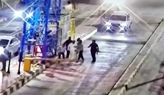 ಟೋಲ್ ಸಿಬ್ಬಂದಿಯನ್ನು ಥಳಿಸಿದ ತೆಲಂಗಾಣ ಶಾಸಕ: ವಿಡಿಯೊ ವೈರಲ್