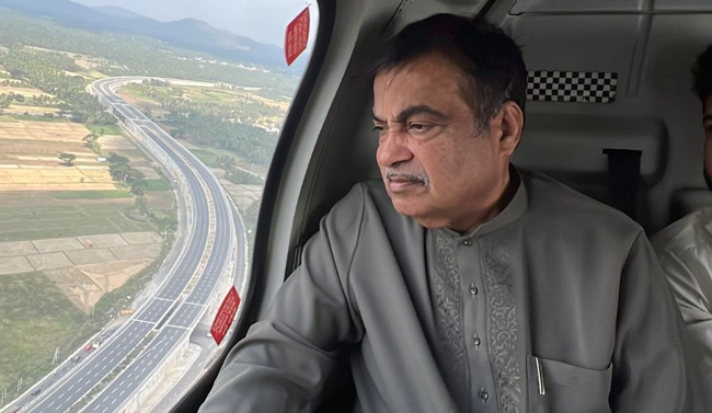 40% ಕಮಿಷನ್ ನಲ್ಲಿ ತಮಗೂ ಏನಾದರೂ ಪಾಲು ಸಿಕ್ಕಿದೆಯಾ: ವೈಮಾನಿಕ ಸಮೀಕ್ಷೆಗೆ ಬಂದಿರುವ ಗಡ್ಕರಿಗೆ JDS ಪ್ರಶ್ನೆ