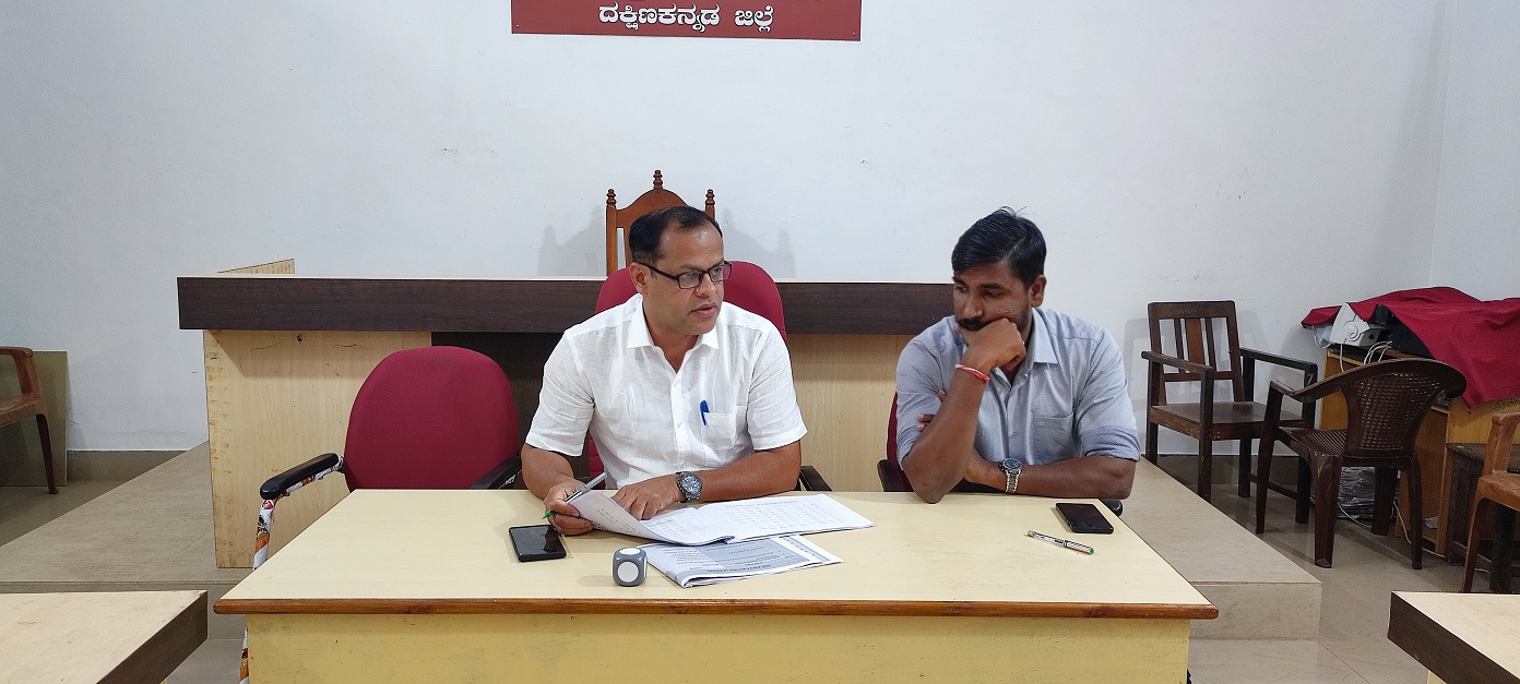 ಮತದಾರರ ಪಟ್ಟಿ ಕುರಿತು ರಾಜಕೀಯ ಪಕ್ಷಗಳ ಮುಖಂಡರೊಂದಿಗೆ ಸಭೆ: ಮತದಾರರ ಪಟ್ಟಿ ಸಿದ್ದ, ಇದೇ ಅಂತಿಮವಲ್ಲ; ಗಿರೀಶ್ ನಂದನ್