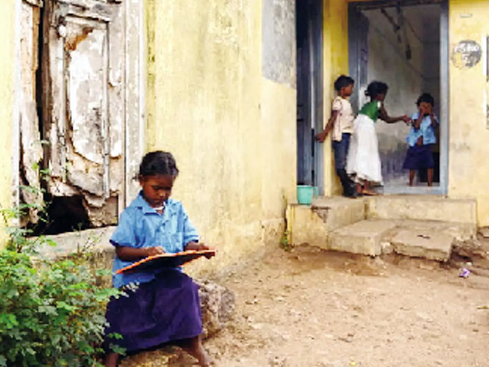 ಸರಕಾರಿ ಶಾಲೆಗಳಲ್ಲಿ ಮರೀಚಿಕೆಯಾಗಿರುವ  ಮೂಲಭೂತ ಸೌಲಭ್ಯಗಳು