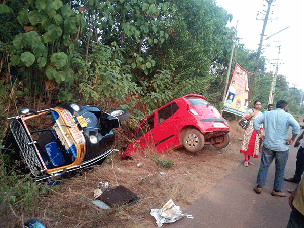 ವಿಟ್ಲ | ನೀರಕಣಿಯಲ್ಲಿ ಆಟೋ ರಿಕ್ಷಾ-ಕಾರು ಢಿಕ್ಕಿ: ಮೂವರಿಗೆ ಗಾಯ