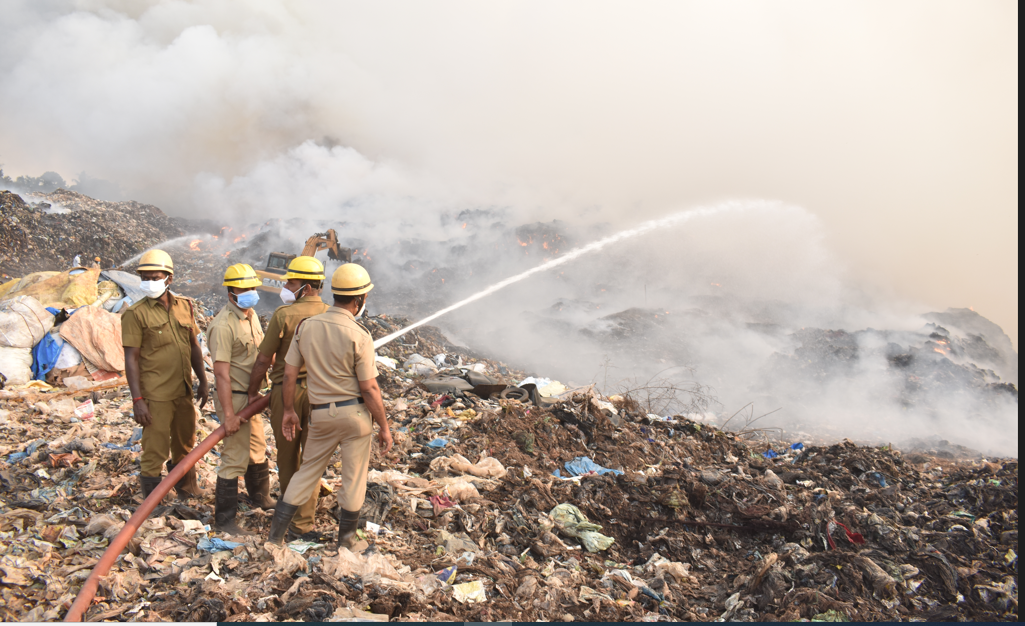 ಪಚ್ಚನಾಡಿಯಲ್ಲಿ ಮತ್ತೆ ಬೆಂಕಿ ಅವಘಡ: ವಾಸನೆಯುಕ್ತ ದಟ್ಟ ಹೊಗೆ; ಸ್ಥಳೀಯರಿಗೆ ಕಾಡಿದ ಆತಂಕ