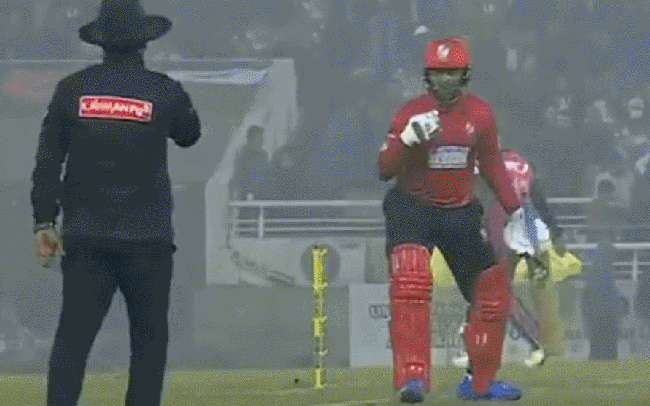 ಅಂಪೈರ್ ಮೇಲೆ ರೇಗಾಡಿದ ಶಾಕಿಬ್ ಅಲ್ ಹಸನ್; ವೀಡಿಯೊ ವೈರಲ್